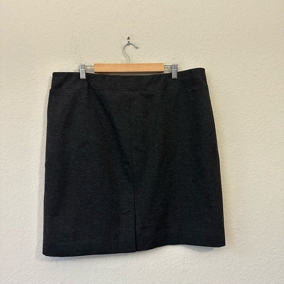 NWT J. JILL Ponte Pencil Skirt Pull On in Dark Charcoal - Picture 4 of 10